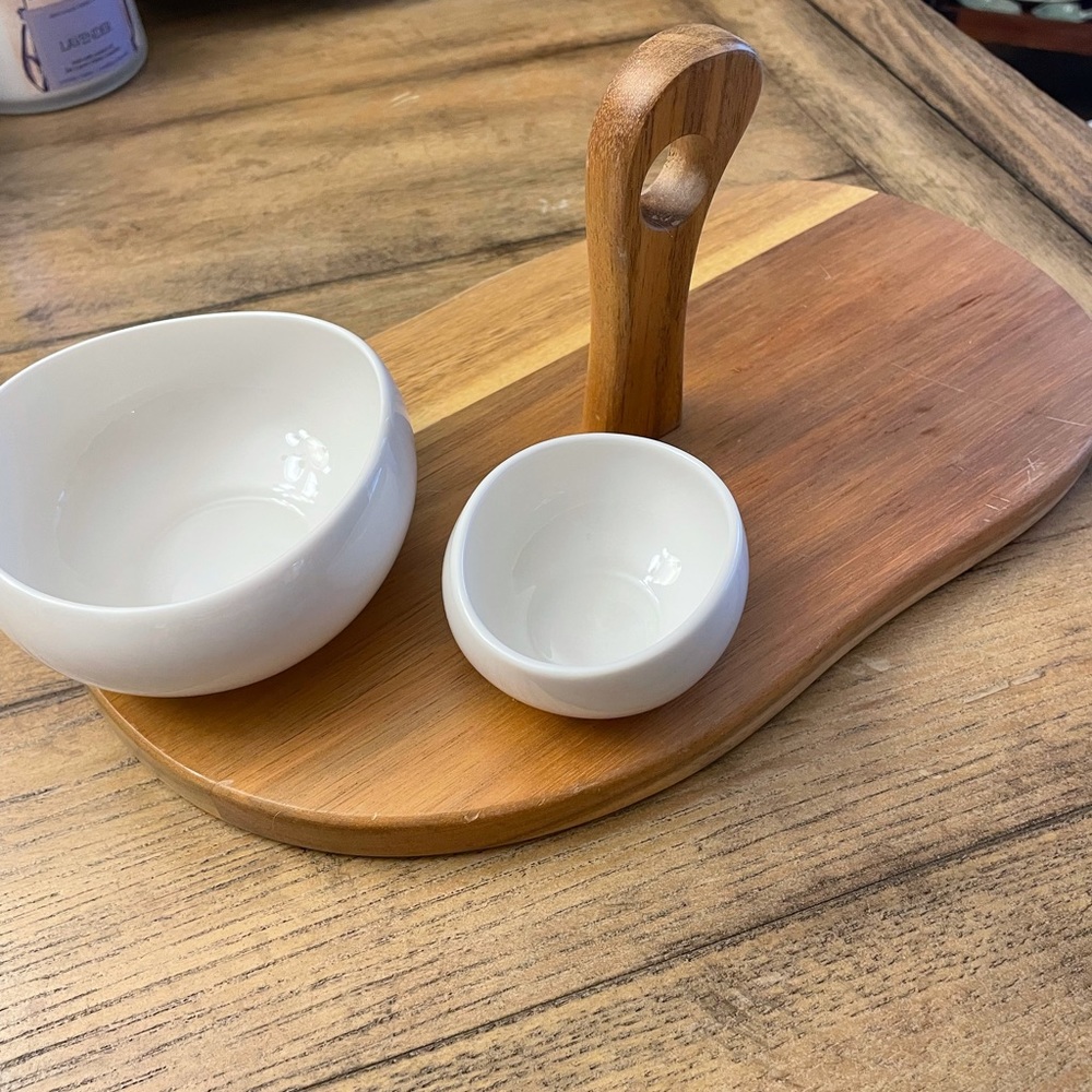 Portmeirion Wooden Serving Platter with Two Ceramic White Dip Bowls